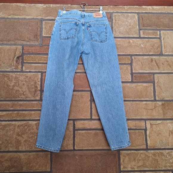 Levi's 550 Classic Relaxed Tapered Leg Jean - Picture 4 of 10